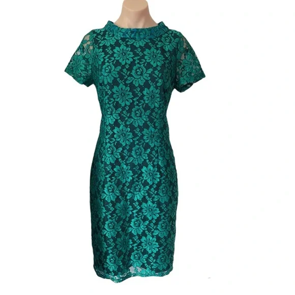 🌿 TARGET 🌿 short sleeve green lace dress size 12 - Picture 1 of 7